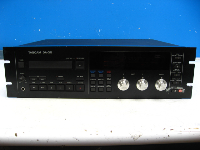 Tascam TEAC DA 30 DAT Deck Digital Cassette Recorder  